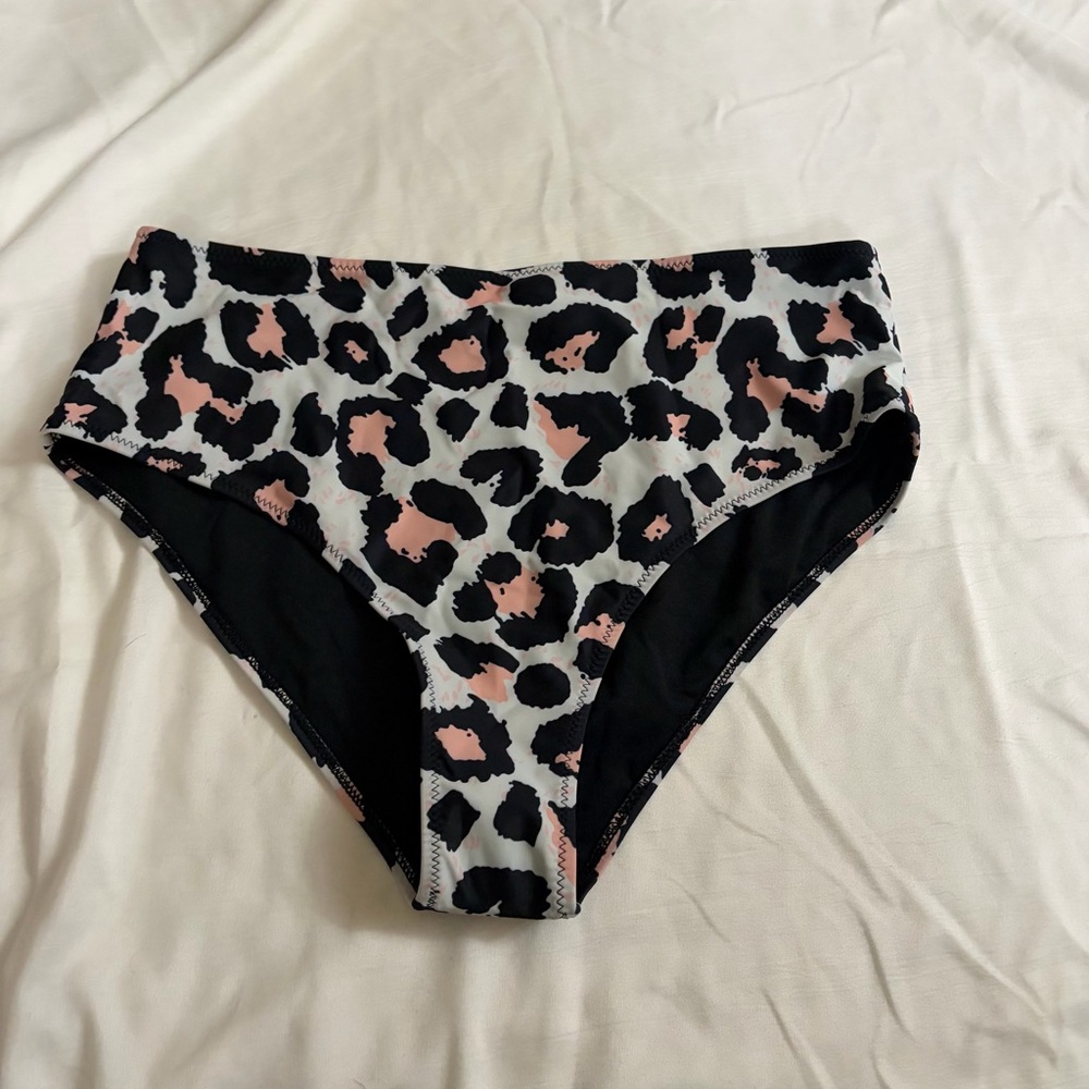 New‎ Beachsissi animal print bikini bottoms size XL